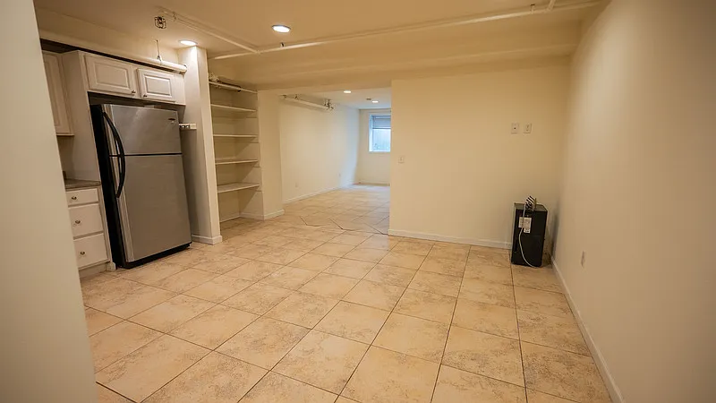 3 bed, 1.0 bath, $3,000 — Photo 4