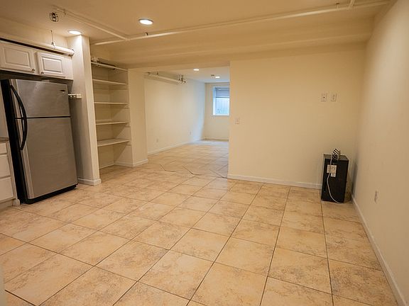 4th image of 355 Pearl St Unit 3