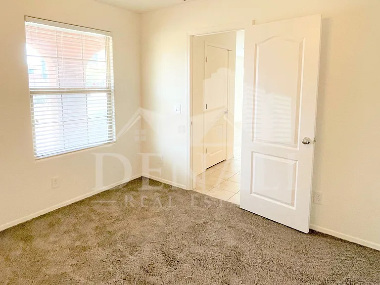 3557 E Erie St — Photo 5