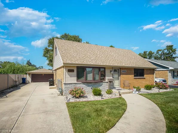 8724 Cranbrook Ln, Bridgeview, IL 60455