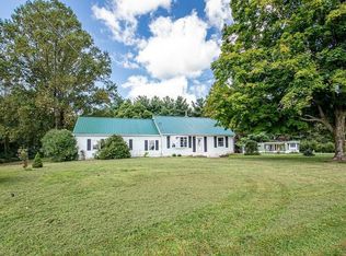 811 Paris Ave SE, Paris, OH 44669