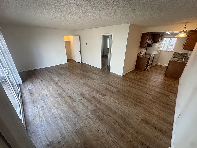 124 1st St #2 — Photo 3