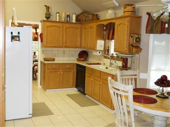 4th image of 107 Lakefront Dr
