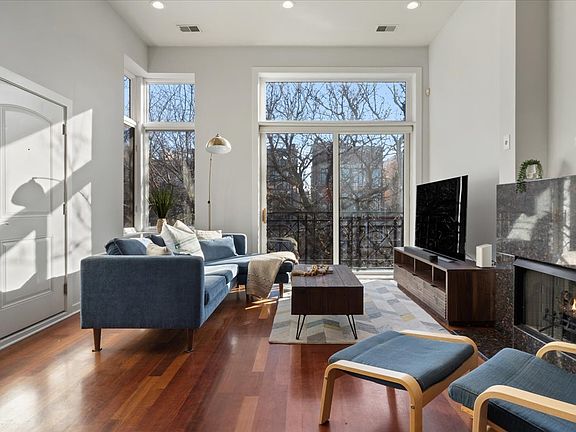 3rd image of 2314 W Wabansia Ave APT 3W