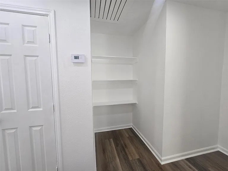 5102 Avenue L — Photo 25