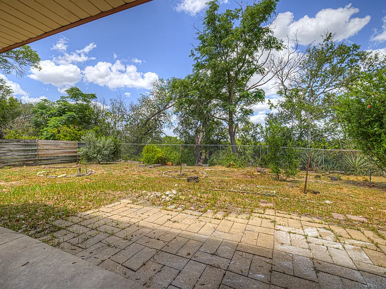 129 Young Ave — Photo 42
