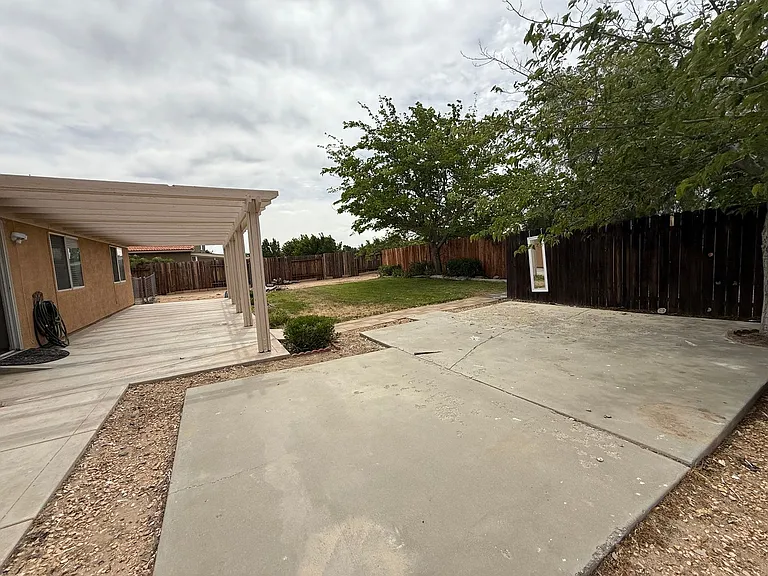 15191 Farmington Ct — Photo 9