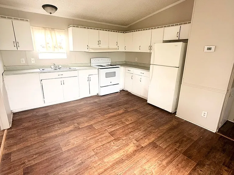 2081 Oakshire Rd #14 — Photo 3