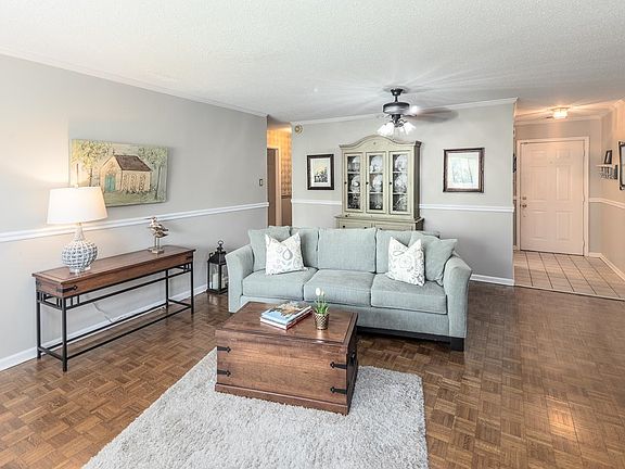 3rd image of 6668 Pondside Cir #2