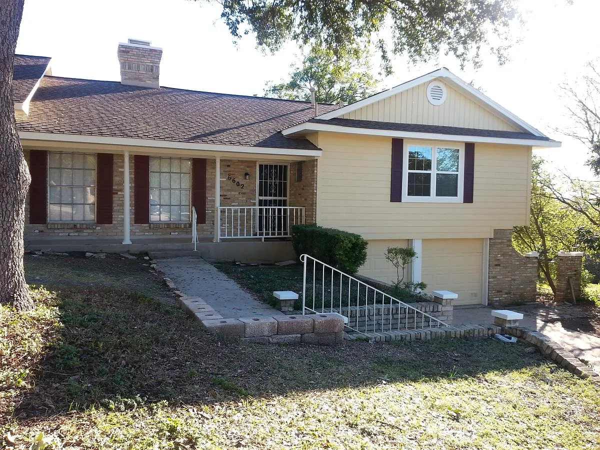 4 bed, 1969 sqft, $2,400 — Photo 1