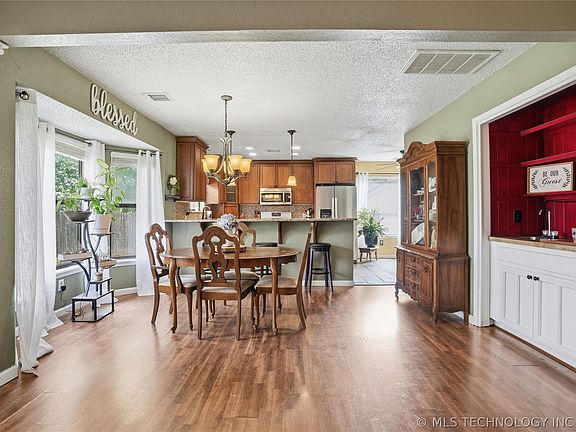 4th image of 4214 W Urbana Ct