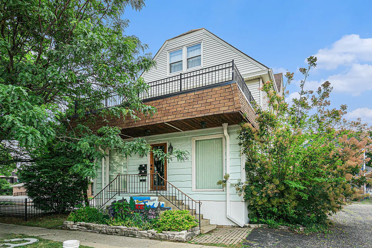 Building Photo - 723 S Westnedge Ave #3