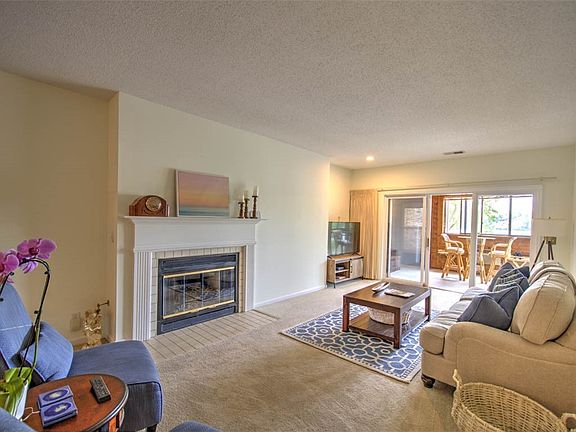 4th image of 855 E Lake Shore Dr #1D