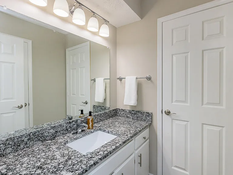 British Woods Apartments — Photo 57