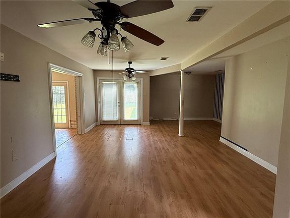 3rd image of 175 Bermuda Dr