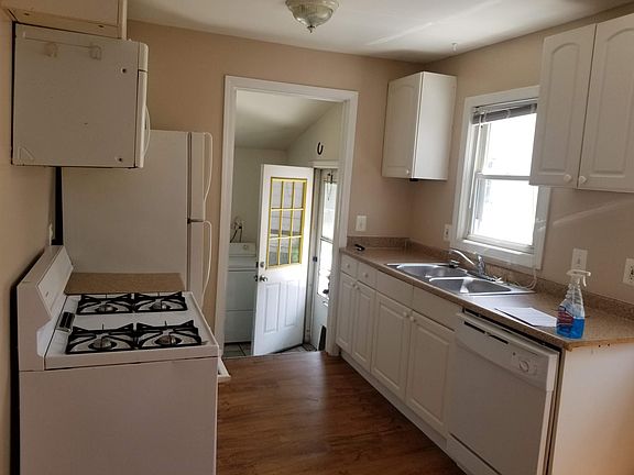 2nd image of 23328 Vassar Ave