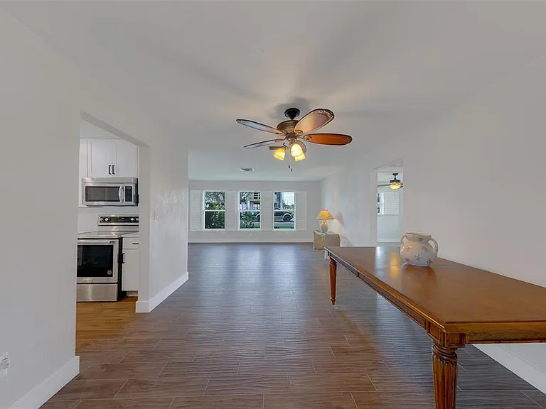 11602 Grove St — Photo 11