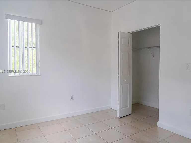 379 NE 34th Ave — Photo 16