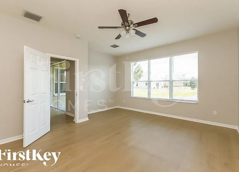 5710 Butterfield St — Photo 9