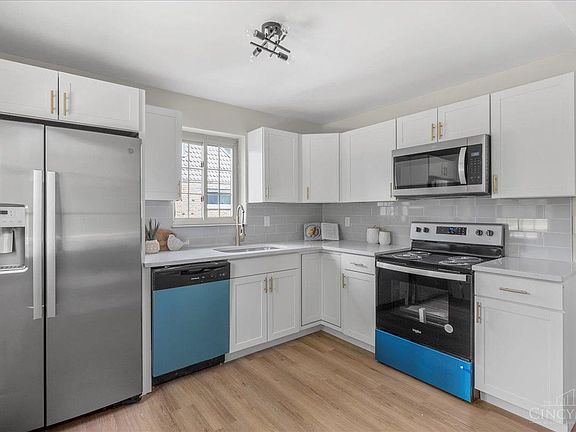 4th image of 6521 Meadowvista Ct