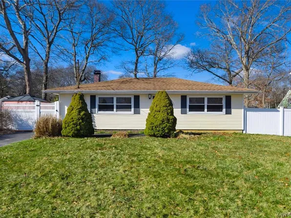 117 main Avenue, Mastic, NY 11950