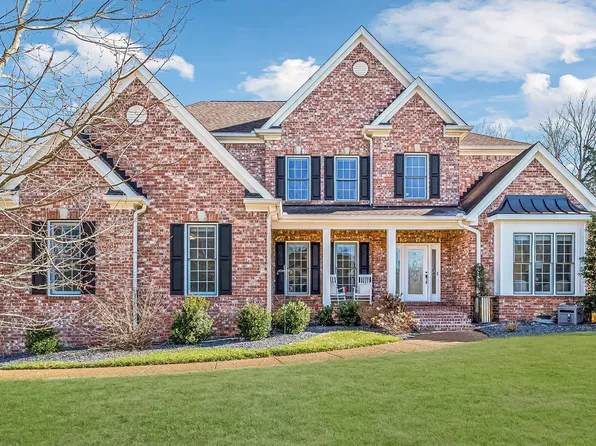 1169 Meadow Bridge Ln, Arrington, TN 37014