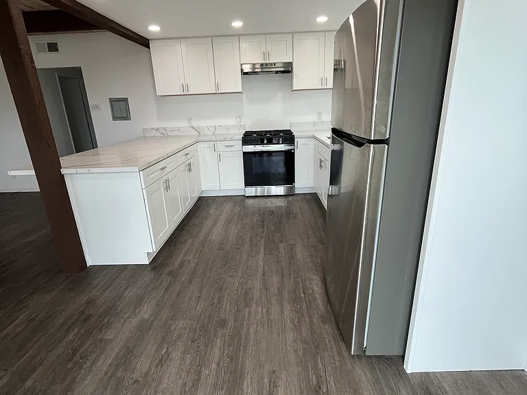 146 Imperial Beach Blvd — Photo 20