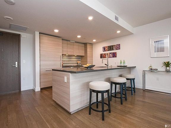 5th image of 718 Long Bridge St APT 316