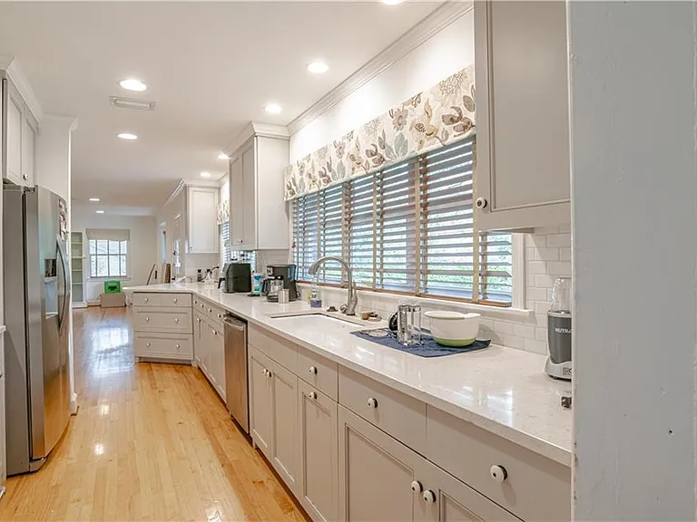 324 Dalewood Dr — Photo 7
