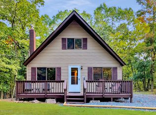 191 Deer Trail Dr, Hawley, PA 18428