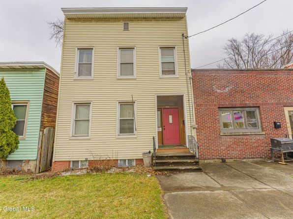 1243 Broadway