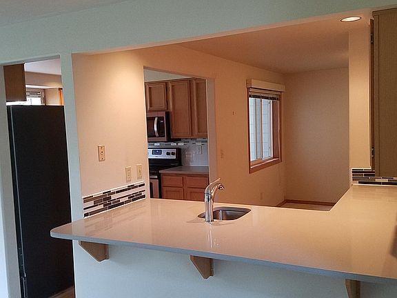 Wet bar/breakfast nook
