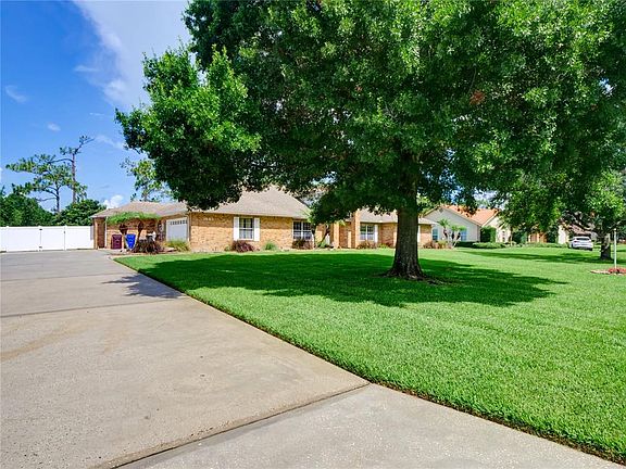 4th image of 1993 Sir Lancelot Cir