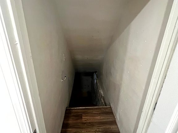 2nd image of 2857 Indianapolis Ave