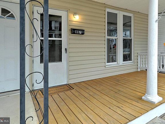 4th image of 117 W Gay St