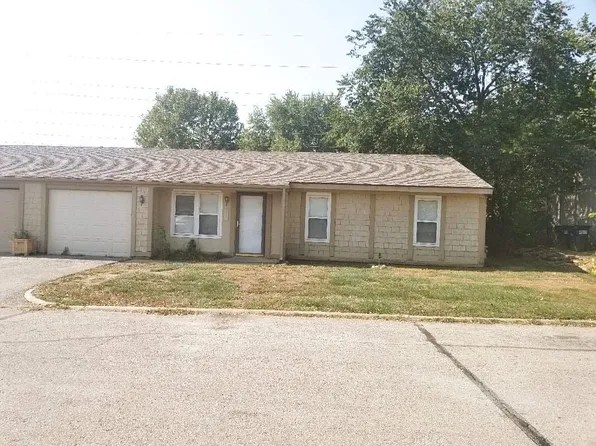 3321 Glacier Dr, Lawrence, KS 66047