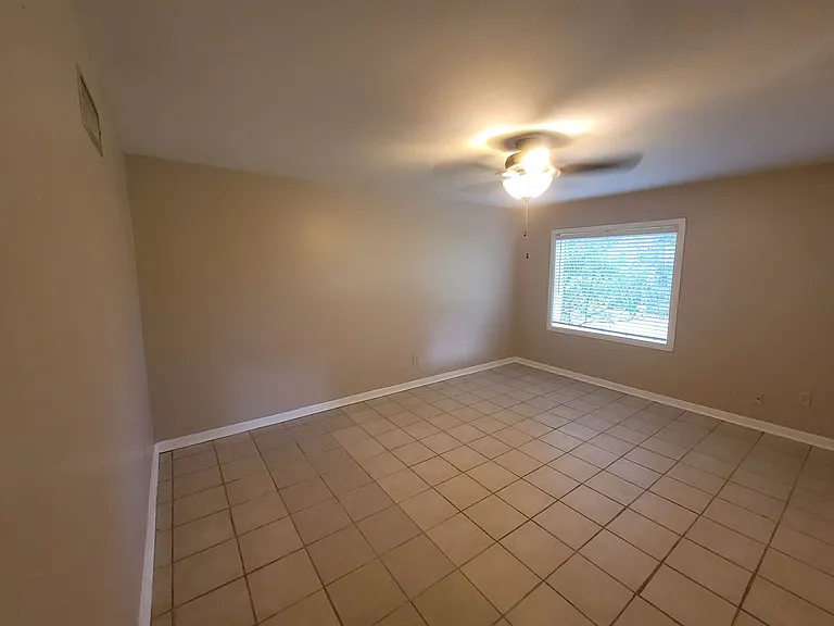 114 Dolphin Ave — Photo 9