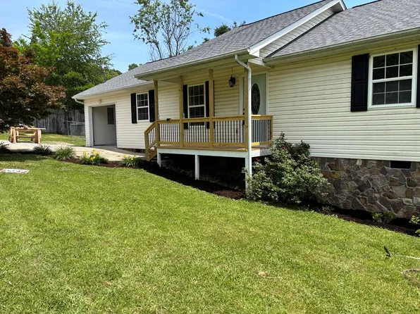 408 Ridgecrest Dr, La Fayette, GA 30728