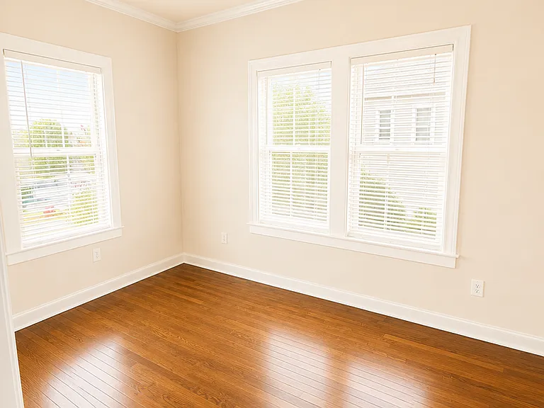 343 W Summit Ave — Photo 4