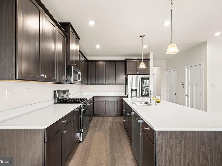 220 Chase Dr — Photo 8