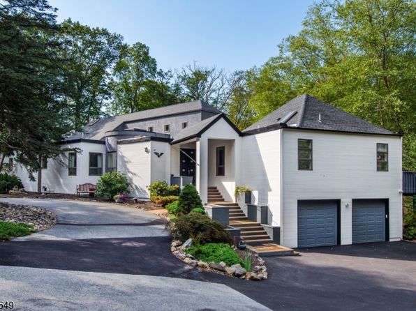 4 Springwood Ter