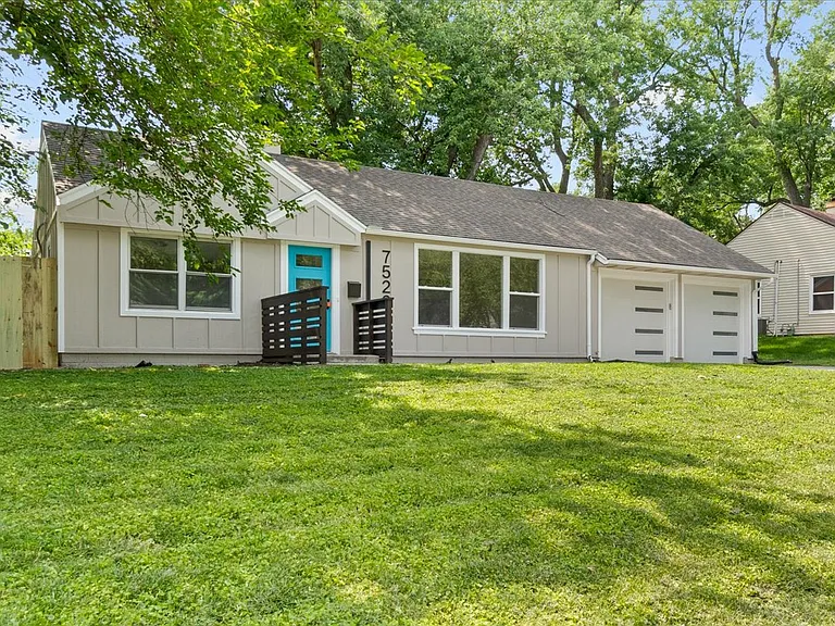 7522 High Dr — Photo 2