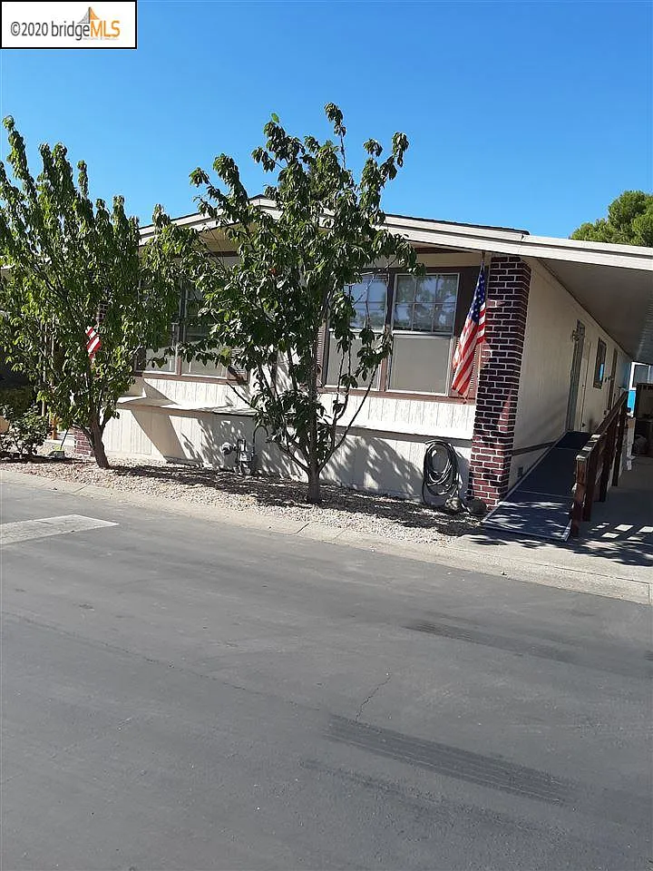 52 Leo Ln photo 1