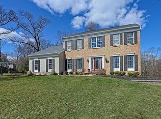 58 Wyckoff Dr, Pittstown, NJ 08867
