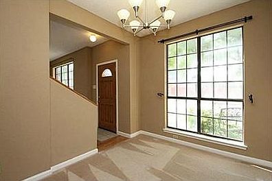 2nd image of 608 Blue Leaf Dr