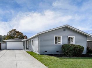 820 Serena Dr, Pacifica, CA 94044