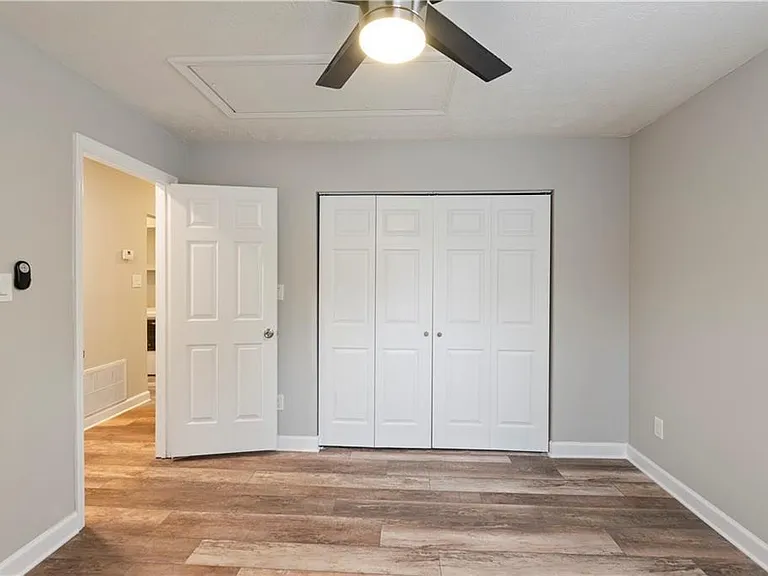 112 Tye St SE — Photo 21
