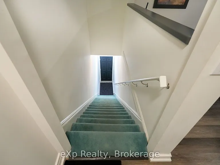 72 Sykes St N — Photo 22