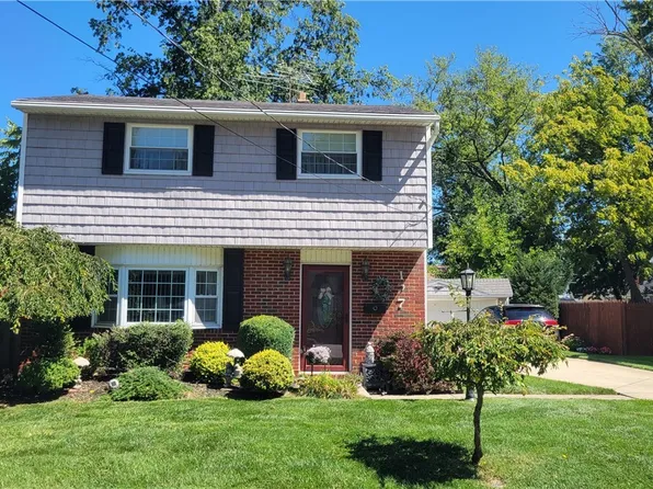 127 Shelton Blvd, Eastlake, OH 44095