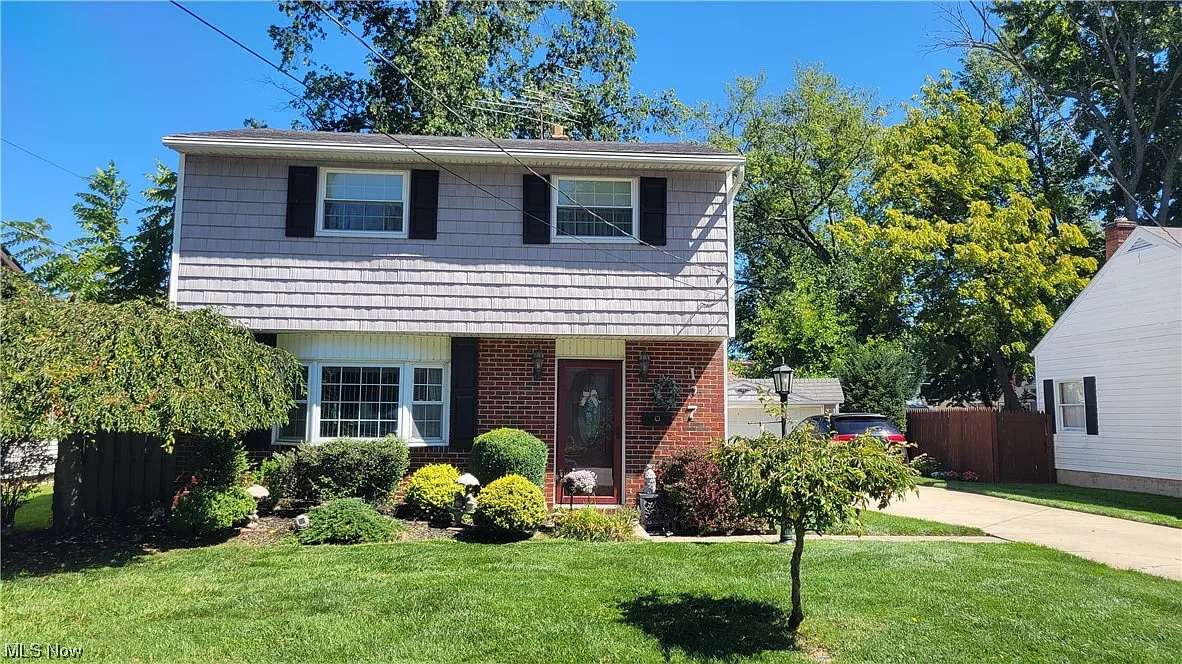 127 Shelton Blvd photo 1